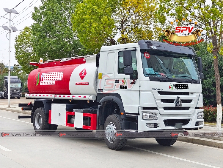 12,000 litres Fuel Bowser Sinotruk HOWO - RF